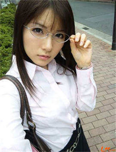 《母亲3在线观看-两个坏小子》